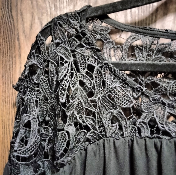 NWT Torrid Embroidered Blouse - Picture 5 of 12